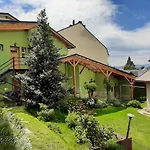 CASA PARA 4-6 PERSONAS 2 dorm A POCAS CUADRAS DEL CENTRO DE BARILOCHE